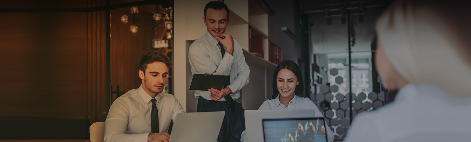 开诚务实，，，，，为投资者创造久远价值